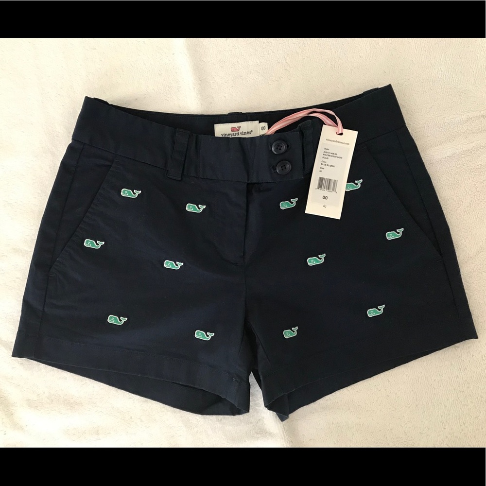 VINEYARD VINES WHALE EMBROIDERED SHORTS